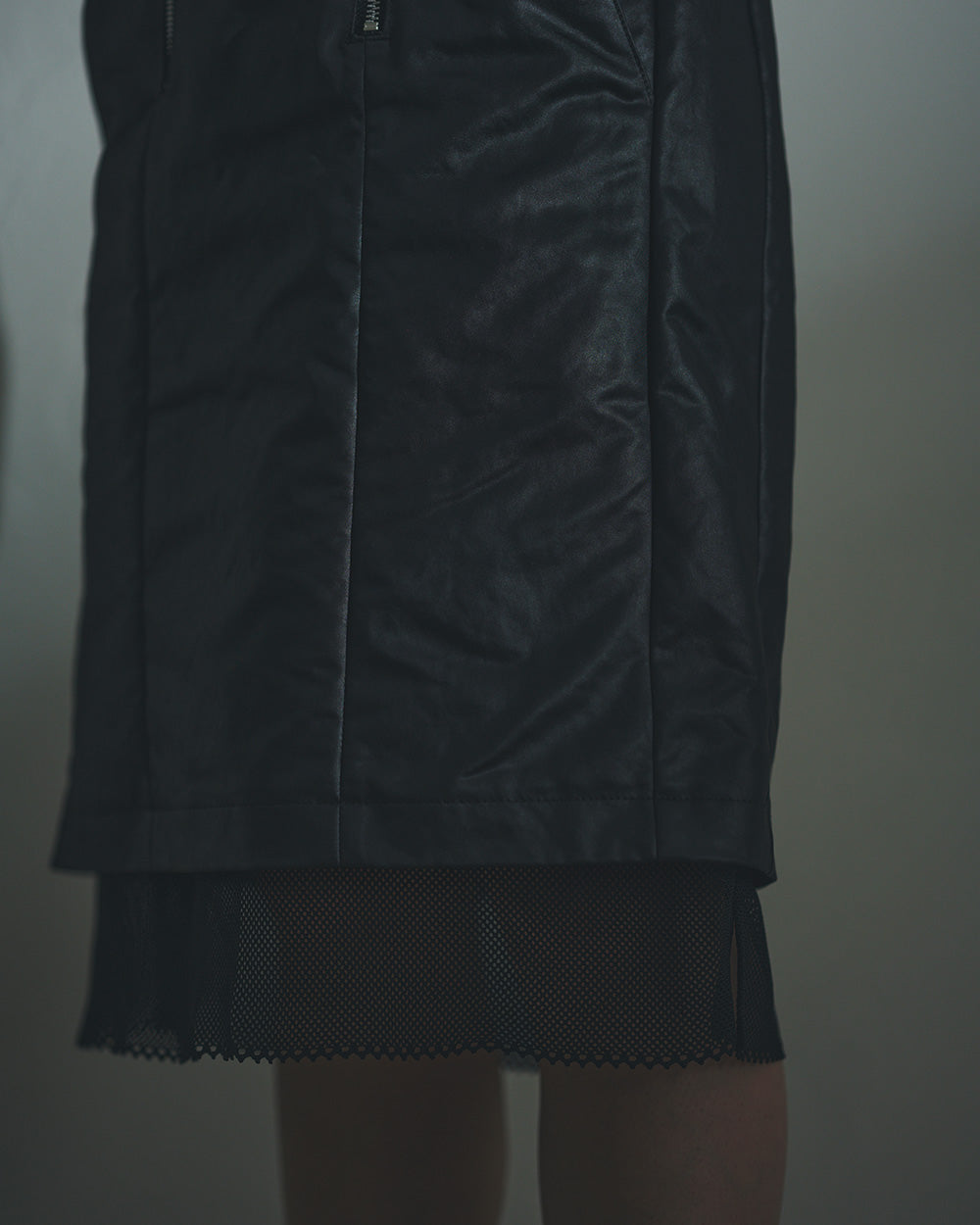 Fake leather tight skirt